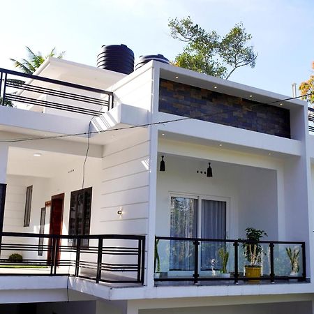 Vaishnavam Double Bedroom Villa Thekkady Exterior photo